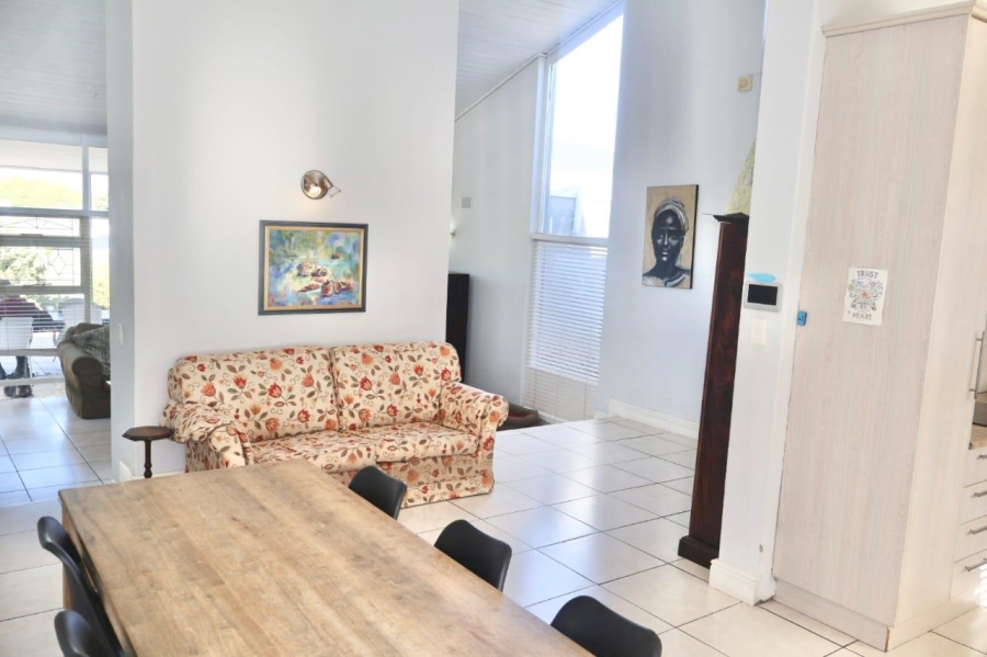 To Let 3 Bedroom Property for Rent in Loevenstein Western Cape